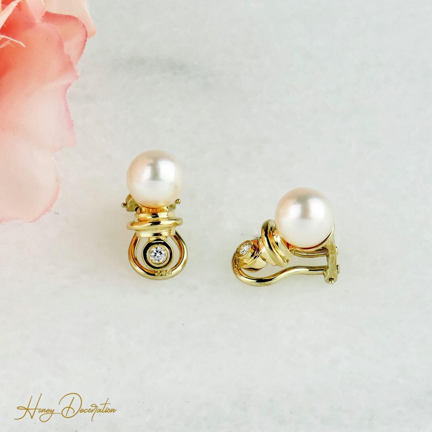 Elegante Gold-Ohrringe mit Perlen und Diamant - Honey Decoration