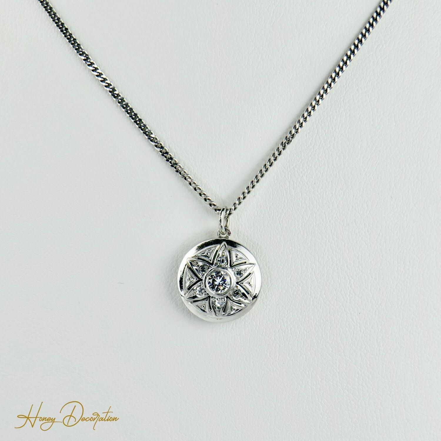 Schöner Vintage-Anhänger aus 14K Weißgold mit Diamanten - Honey Decoration