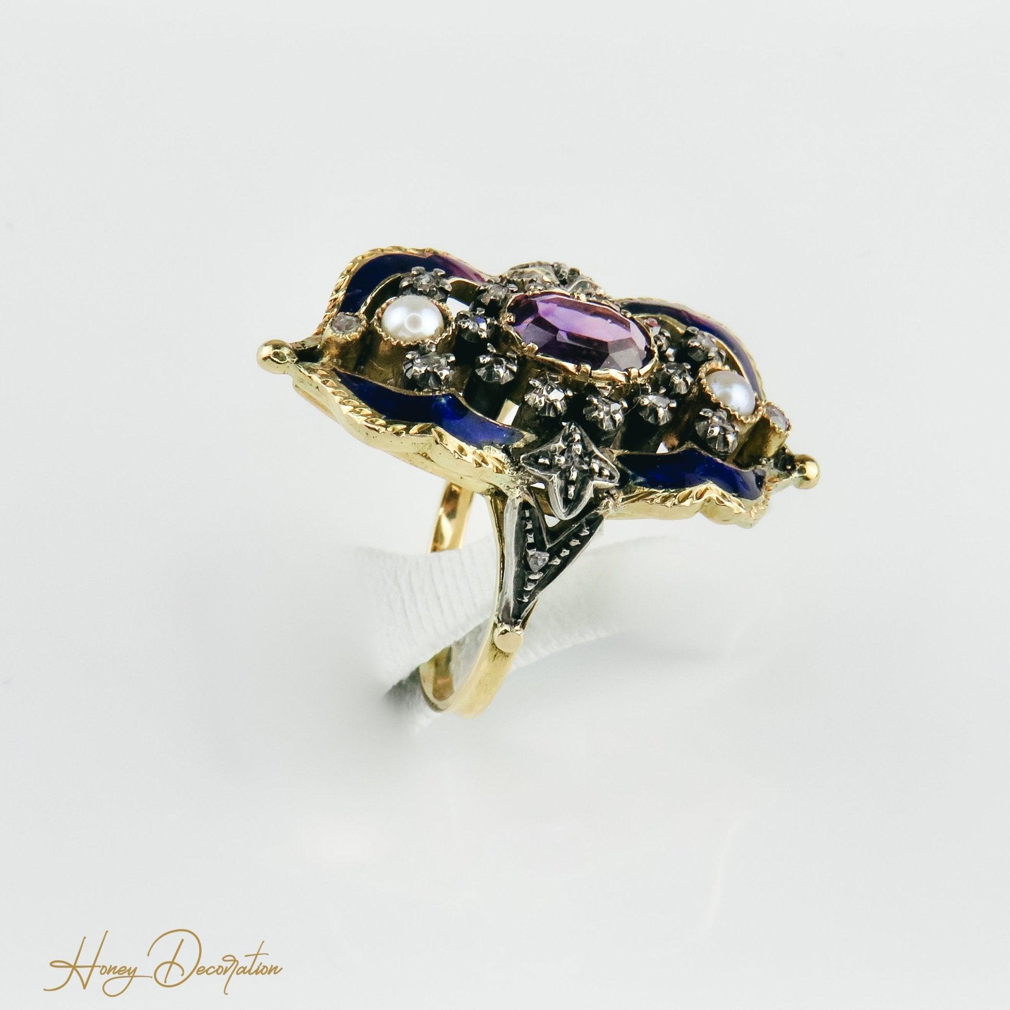 Traumhafter emaillierter Jugendstilring mit Diamantrosen. - Honey Decoration