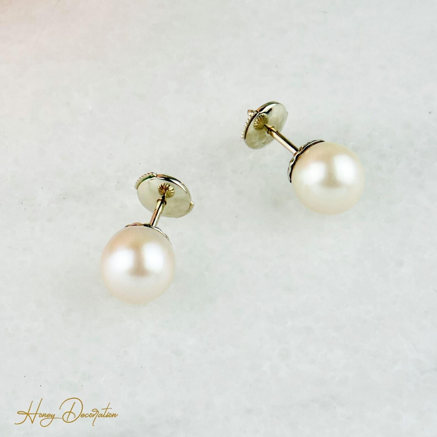 Wunderschöne Perlen Ohrstecker aus 18K Gold - Honey Jewelry